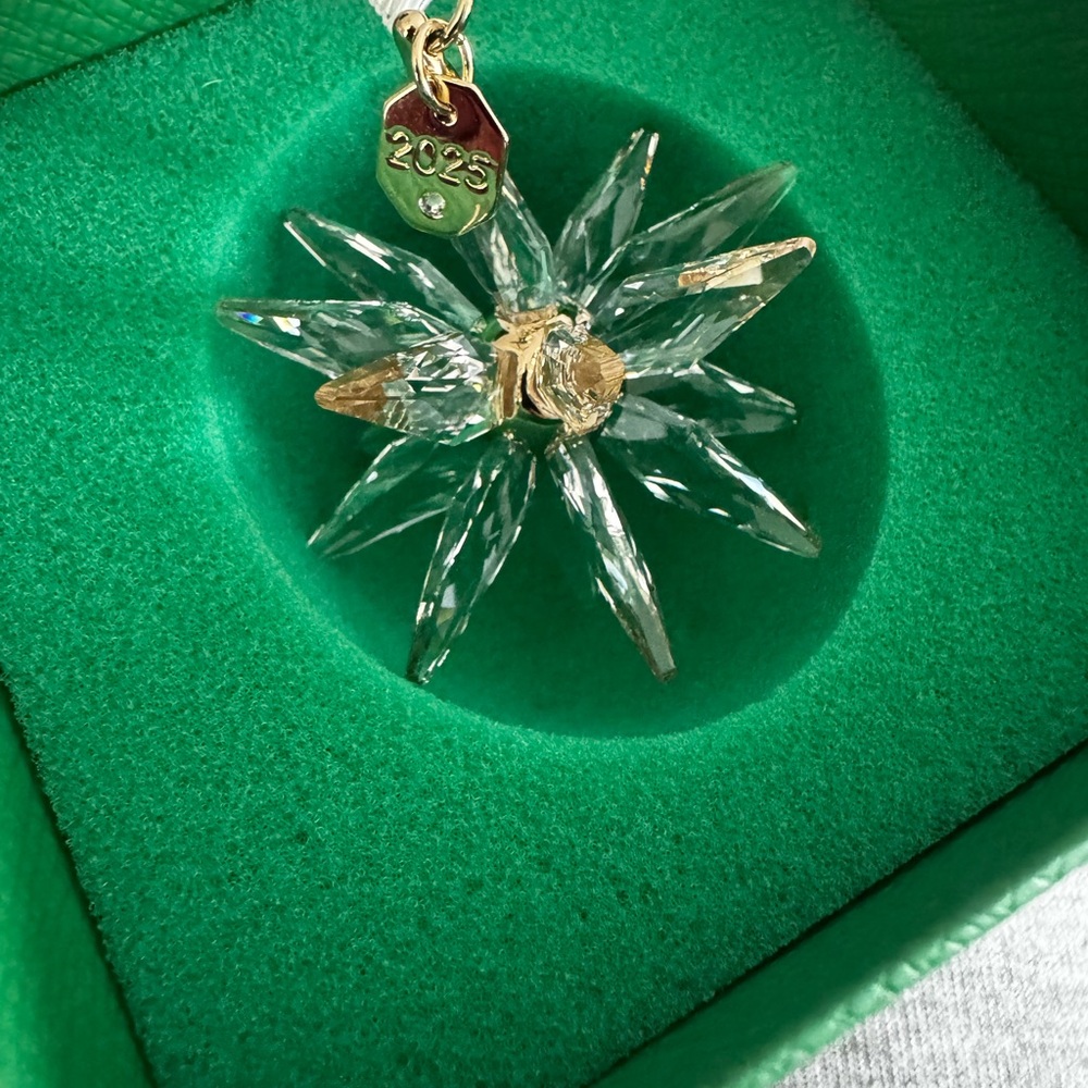 Swarovski Gold and Clear Crystal Star Ornament 2025 - Picture 2 of 2